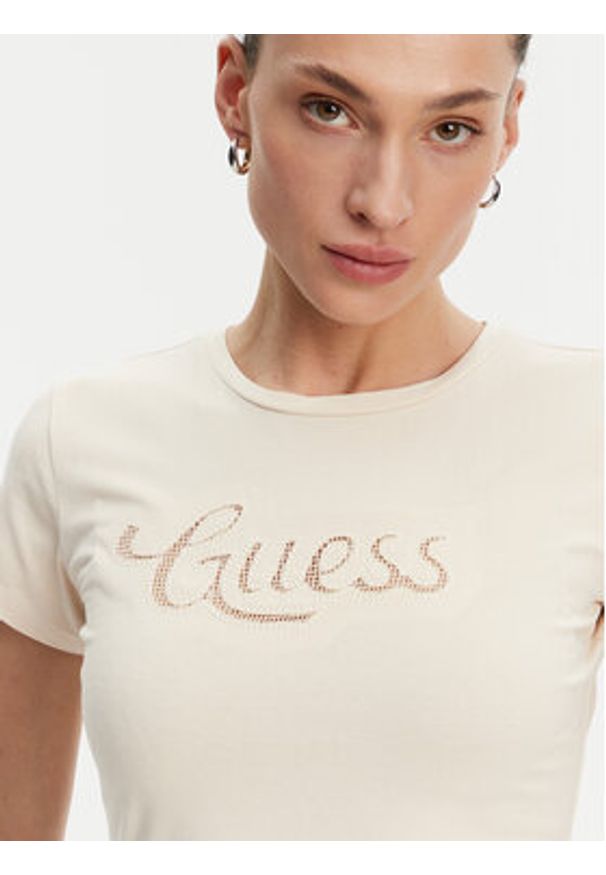 Guess T-Shirt W5GI47 KA0Q1 Écru Slim Fit. Kolor: kremowy. Materiał: bawełna