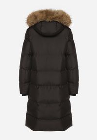 Born2be - Czarna Pikowana Kurtka z Kapturem z Futrem i Ozdobnymi Taśmami Lendria. Okazja: na spacer. Typ kołnierza: kaptur. Kolor: czarny. Materiał: futro #7