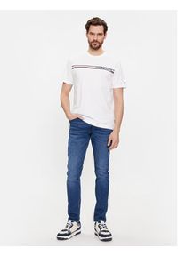 TOMMY HILFIGER - Tommy Hilfiger T-Shirt Monotype MW0MW33688 Biały Regular Fit. Kolor: biały. Materiał: bawełna #5