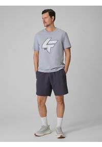 4f - 4F T-shirt regular z nadrukiem męski - szara S. Okazja: na co dzień. Kolor: szary. Materiał: materiał. Długość rękawa: krótki rękaw. Długość: krótkie. Wzór: nadruk. Styl: casual, klasyczny #2