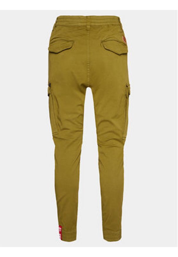 Alpha Industries Joggery Airman 188201 Zielony Tapered Fit. Kolor: zielony. Materiał: bawełna