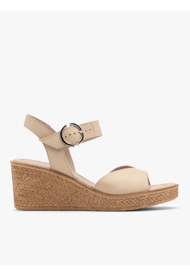 Ryłko - Beżowe sandały na koturnie. Kolor: beżowy. Materiał: skóra. Obcas: na koturnie. Styl: street