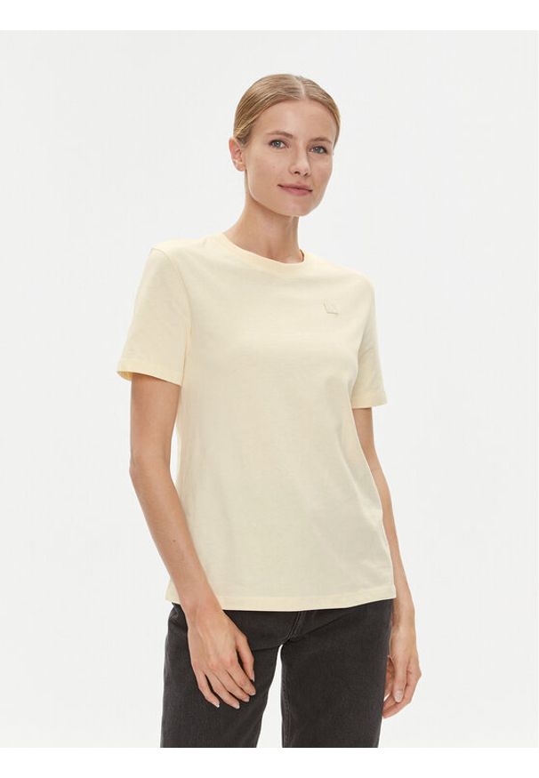 Calvin Klein Jeans T-Shirt J20J223226 Żółty Regular Fit. Kolor: żółty. Materiał: bawełna