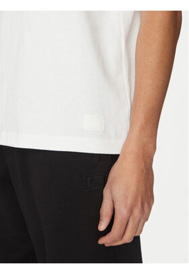 Vans T-Shirt Premium VN000P54 Biały Loose Fit. Kolor: biały. Materiał: bawełna