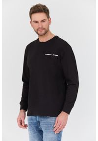 Tommy Jeans - TOMMY JEANS Czarny longsleeve. Kolor: czarny. Długość rękawa: długi rękaw