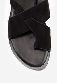 Renee - Czarne Sandały VICES z Paskami w Kształcie X i Paskiem na Duży Palec Prisedice. Zapięcie: pasek. Kolor: czarny. Materiał: zamsz. Wzór: paski. Sezon: lato. Styl: street #8