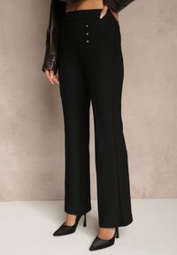 Renee - Czarne Spodnie Dzwony High Waist Ozdobione Metalicznymi Aplikacjami Avonelle. Okazja: na co dzień. Stan: podwyższony. Kolor: czarny. Materiał: skóra. Wzór: aplikacja. Styl: klasyczny, casual, elegancki #3