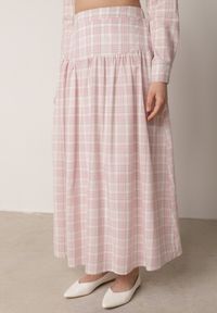 Born2be - Różowy Komplet z Bawełny Kopertowa Wiązana Bluzka i Rozkloszowana Spódnica Alais. Kolor: różowy. Materiał: bawełna #6