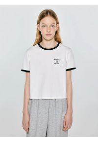 Big-Star - Koszulka dziewczęca z kontrastowym wykoŅczeniem biała Lillia 100. Okazja: na co dzień, na uczelnię. Kolor: biały. Materiał: dzianina. Wzór: nadruk. Styl: retro, młodzieżowy, casual, klasyczny, sportowy #1
