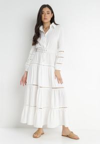 Born2be - Biała Sukienka z Paskiem Dorica. Kolor: biały. Długość rękawa: długi rękaw. Wzór: aplikacja, ażurowy. Sezon: lato. Typ sukienki: koszulowe. Styl: boho. Długość: maxi #2