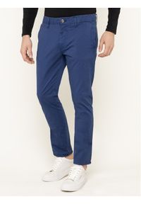 Guess Spodnie materiałowe M92B29 WBFE0 Granatowy Slim Fit. Kolor: niebieski. Materiał: bawełna #1