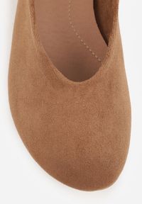 Renee - Brązowe Balerinki z Imitacji Zamszu w Stylu Basic Saraphiele. Okazja: na randkę. Kolor: brązowy. Materiał: zamsz #5