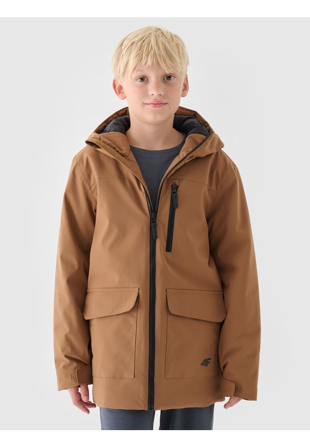 4f - 4F Kurtka przejściowa membrana 5000 chłopięca - brązowa 128 (7-8 lat). Okazja: na co dzień. Typ kołnierza: kaptur. Kolor: brązowy. Materiał: dzianina, poliester, materiał, syntetyk, tkanina. Sezon: lato. Styl: casual, klasyczny, sportowy
