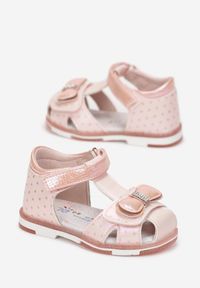 Born2be - Jasnoróżowe Sandały Diomiope. Nosek buta: okrągły. Kolor: różowy. Styl: elegancki #3