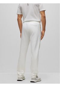 BOSS - Boss Spodnie dresowe 50488826 Biały Relaxed Fit. Kolor: biały. Materiał: dresówka, bawełna