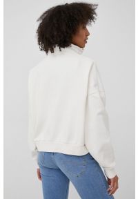 Napapijri bluza bawełniana damska kolor beżowy z aplikacją. Kolor: beżowy. Materiał: bawełna. Długość rękawa: długi rękaw. Długość: krótkie. Wzór: aplikacja #4