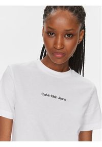 Calvin Klein Jeans T-Shirt J20J221065 Biały Regular Fit. Kolor: biały. Materiał: bawełna #5