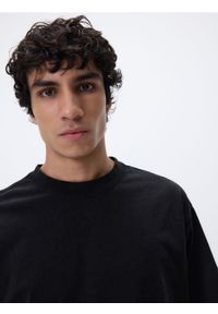 Reserved - T-shirt boxy - czarny. Kolor: czarny. Materiał: dzianina, bawełna