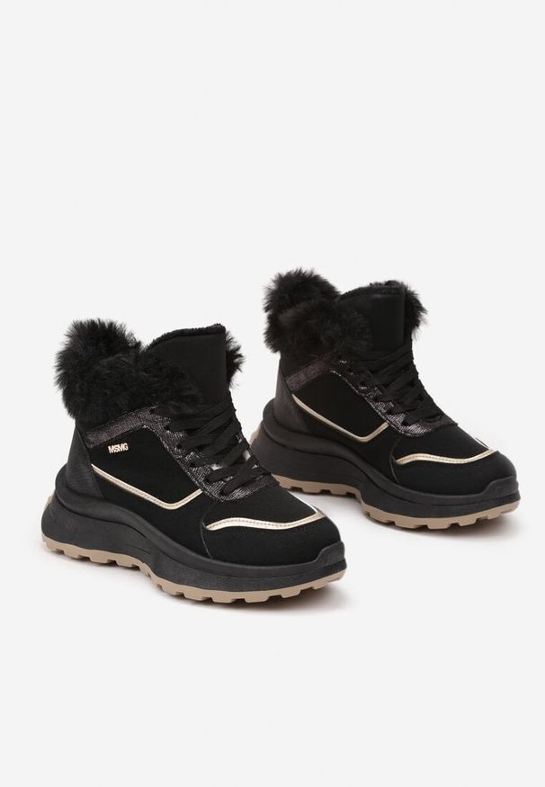Born2be - Czarne Płaskie Trapery Sneakersy z Metaliczną Wstawką i Futerkiem Adelanora. Okazja: na co dzień. Nosek buta: okrągły. Zapięcie: sznurówki. Kolor: czarny. Materiał: futro. Sezon: zima. Obcas: na obcasie. Styl: klasyczny, elegancki, casual. Wysokość obcasa: niski