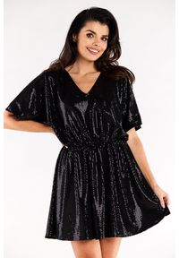 Awama - Ołówkowa Błyszcząca Sukienka z Wiązaniem - Czarna. Kolor: czarny. Materiał: poliester, elastan. Typ sukienki: ołówkowe #1