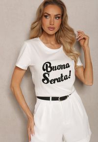 Renee - Biały Casualowy T-shirt z Bawełny Wykończony Cyrkoniowym Napisem Lavisha. Okazja: na co dzień. Kolor: biały. Materiał: bawełna. Wzór: napisy. Styl: casual #3