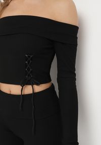 Born2be - Czarny Bawełniany Komplet Casual z Dzwonami i Bluzką Hiszpanką z Rzemykami Ordina. Kolor: czarny. Materiał: bawełna. Wzór: aplikacja, kolorowy #5