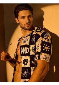 Sinsay - Wzorzysta koszula z wiskozą - czarny. Kolor: czarny. Materiał: wiskoza #1