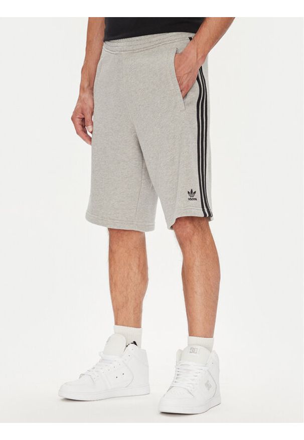 Adidas - adidas Szorty sportowe adicolor 3-Stripes JY1381 Szary Regular Fit. Kolor: szary. Materiał: bawełna. Styl: sportowy