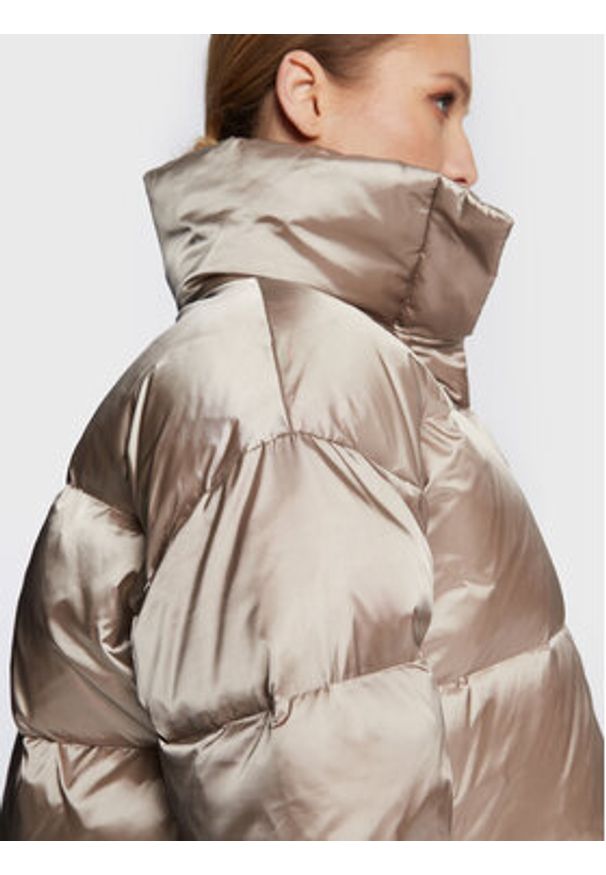 Calvin Klein Kurtka puchowa Shine K20K205007 Beżowy Regular Fit. Kolor: beżowy. Materiał: syntetyk