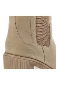 Beżowe Botki Marco Tozzi Ocieplane Buty Damskie. Okazja: do pracy. Zapięcie: zamek. Kolor: beżowy. Materiał: nubuk, guma, futro, syntetyk, skóra ekologiczna. Sezon: zima, jesień. Obcas: na obcasie. Styl: elegancki. Wysokość obcasa: średni #3