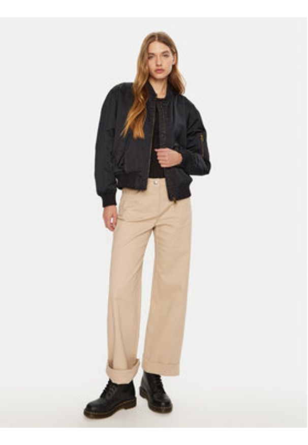 Champion Kurtka bomber 117578 Czarny Custom Fit. Kolor: czarny. Materiał: syntetyk