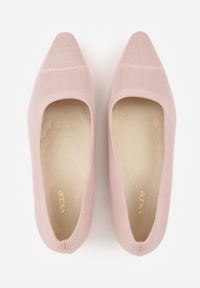 Renee - Różowe Strukturalne Czółenka VICES na Słupkowym Obcasie Abathise. Nosek buta: otwarty. Kolor: różowy. Materiał: skóra, materiał. Obcas: na obcasie. Wysokość obcasa: średni #4