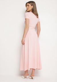 Born2be - Różowa Sukienka o Taliowanym Kroju z Krótkim Rękawem Liravise. Okazja: na co dzień. Kolor: różowy. Długość rękawa: krótki rękaw. Sezon: wiosna, lato. Typ sukienki: rozkloszowane. Styl: casual, elegancki, klasyczny #7