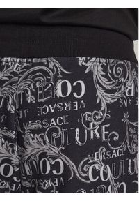 Versace Jeans Couture Szorty sportowe 74GAD3B0 Czarny Regular Fit. Kolor: czarny. Materiał: bawełna. Styl: sportowy #6