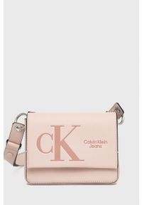 Calvin Klein Jeans torebka kolor różowy. Kolor: różowy. Rodzaj torebki: na ramię