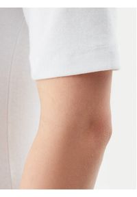 GAP - Gap T-Shirt 679172-01 Biały Stretch Fit. Kolor: biały. Materiał: bawełna #5