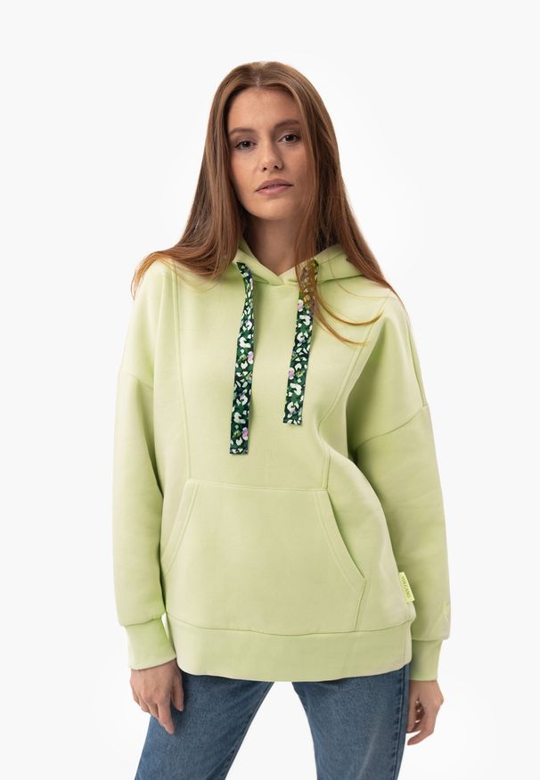 Volcano - Limonkowa, bawełniana bluza B-ELEVEN. Okazja: na co dzień. Kolekcja: plus size. Materiał: bawełna. Wzór: kolorowy, aplikacja, haft. Styl: casual, sportowy