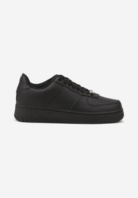 Born2be - Czarne Skórzane Sneakersy Ozdobione Perforacją Rilurea. Okazja: na co dzień. Kolor: czarny. Materiał: skóra. Wzór: aplikacja #5