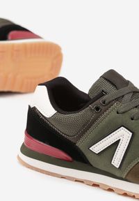 Renee - Zielone Sneakersy Ozdobione Geometrycznym Motywem Rilenessa. Okazja: na co dzień. Kolor: zielony. Materiał: jeans. Wzór: aplikacja, geometria #5