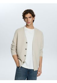 Reserved - Rozpinany kardigan - kremowy. Kolor: kremowy. Materiał: bawełna, dzianina #1
