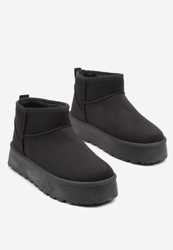 Renee - Czarne Krótkie Śniegowce z Ekozamszu na Niskiej Platformie Lennael. Okazja: na co dzień. Kolor: czarny. Materiał: jeans. Sezon: zima. Obcas: na platformie. Styl: elegancki, casual