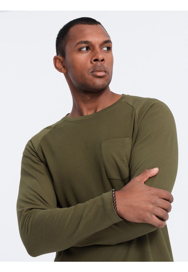 Ombre Clothing - Longsleeve męski o strukturze "wafla" - oliwkowy V3. Okazja: na co dzień. Kolor: oliwkowy. Materiał: bawełna. Długość rękawa: długi rękaw. Styl: klasyczny, sportowy, casual