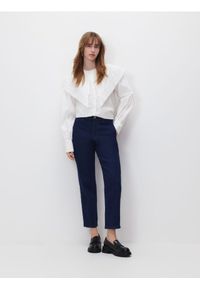 Reserved - Jeansy chino - granatowy. Kolor: niebieski #1