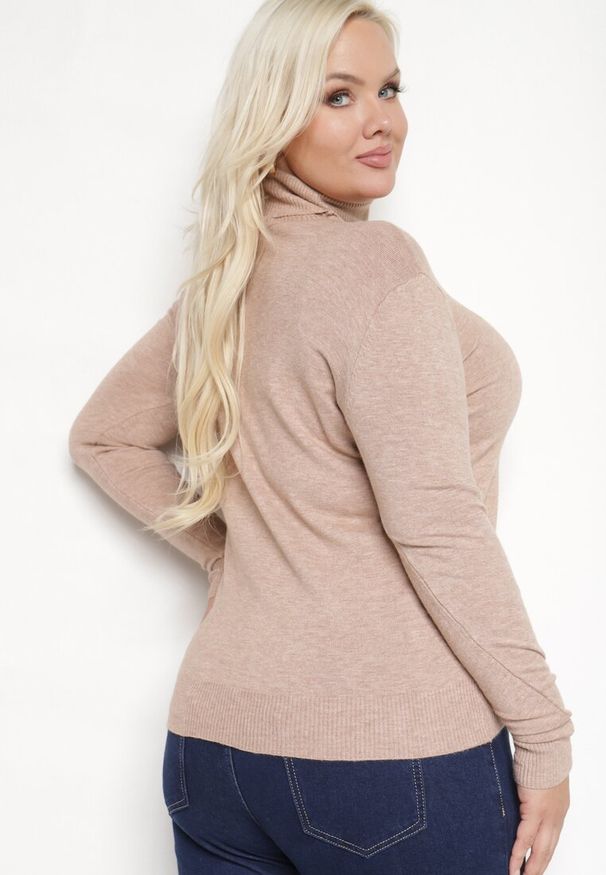 Born2be - Beżowy Golf z Bawełną o Prostym Kroju Gemista. Okazja: na co dzień. Typ kołnierza: golf. Kolekcja: plus size. Kolor: beżowy. Materiał: bawełna. Styl: klasyczny, elegancki, casual