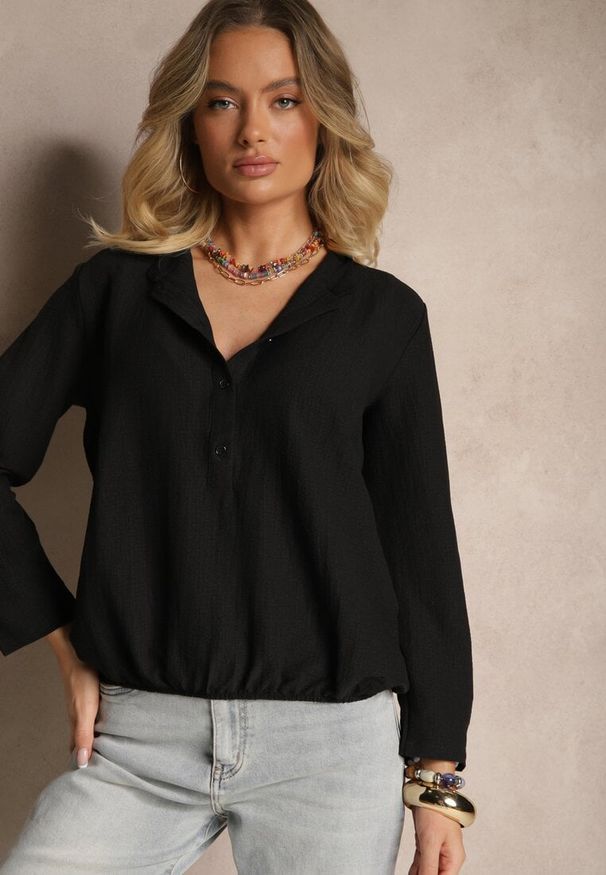 Renee - Czarna Koszula z Regulacją przy Rękawach Ilanelis. Okazja: na co dzień. Kolor: czarny. Materiał: jeans. Styl: casual