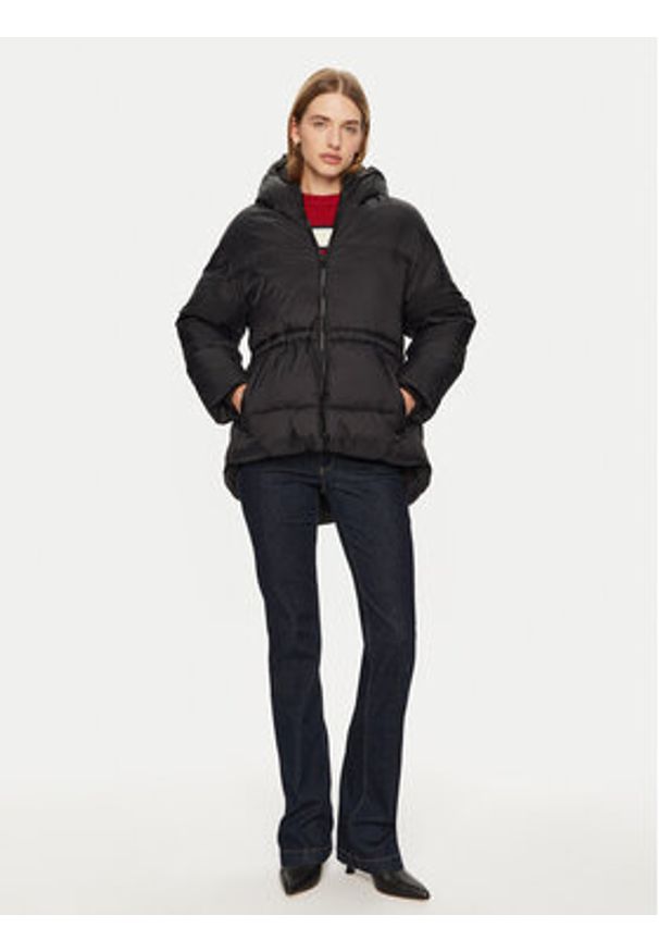 Guess Kurtka zimowa Marika W4BL99 WG0V0 Czarny Regular Fit. Kolor: czarny. Materiał: syntetyk. Sezon: zima