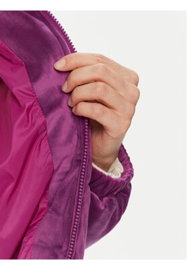 Guess Kurtka zimowa V4BL03 KBXI2 Fioletowy Regular Fit. Kolor: fioletowy. Materiał: syntetyk. Sezon: zima