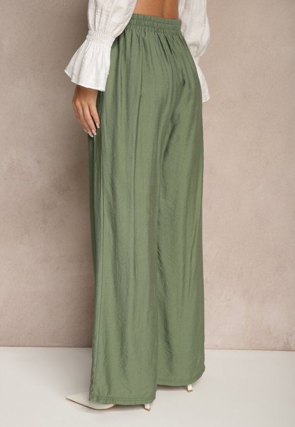 Renee - Zielone Spodnie Szerokie z Wiskozy Mimifla. Okazja: na co dzień. Stan: podwyższony. Kolor: zielony. Materiał: wiskoza. Styl: elegancki, casual