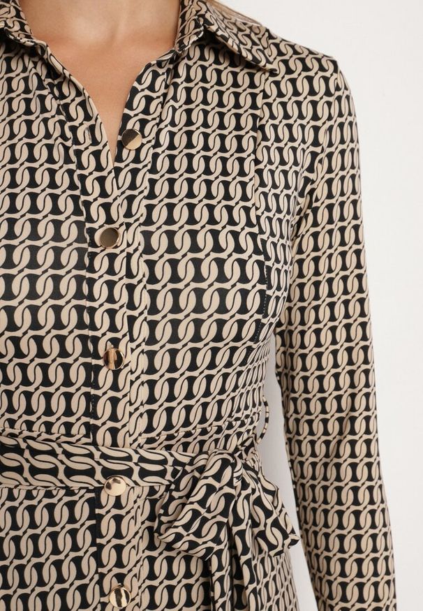 Born2be - Czarno-Beżowa Koszulowa Sukienka z Wiskozą w Paski Ozdobiona Wiązanym Paskiem Nialoraen. Okazja: na co dzień. Kolor: czarny. Materiał: wiskoza. Długość rękawa: długi rękaw. Wzór: aplikacja, paski. Typ sukienki: koszulowe. Styl: casual, klasyczny