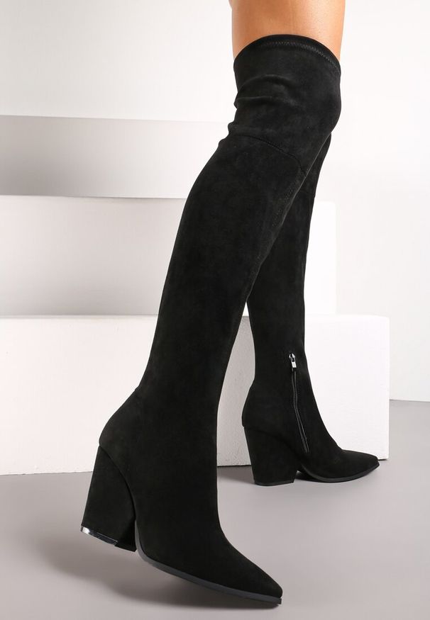 Renee - Czarne Kozaki na Stożku za Kolano ze Szpiczastym Noskiem Nudra. Wysokość cholewki: za kolano. Nosek buta: szpiczasty. Kolor: czarny. Obcas: na stożku